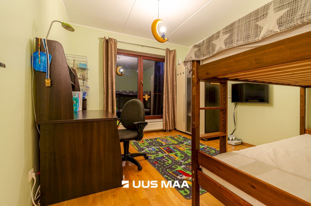 Rae vald, Peetri alevik, Raudkivi tee 8