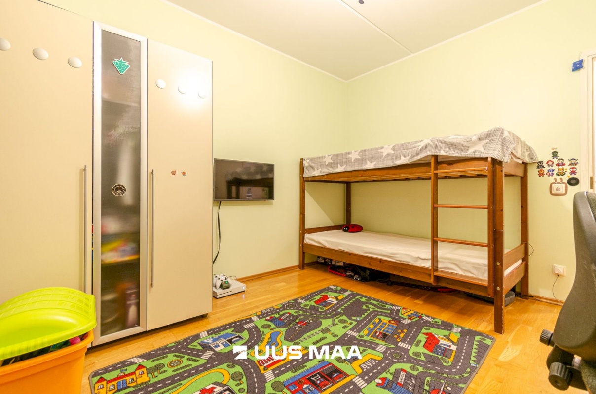 Rae vald, Peetri alevik, Raudkivi tee 8