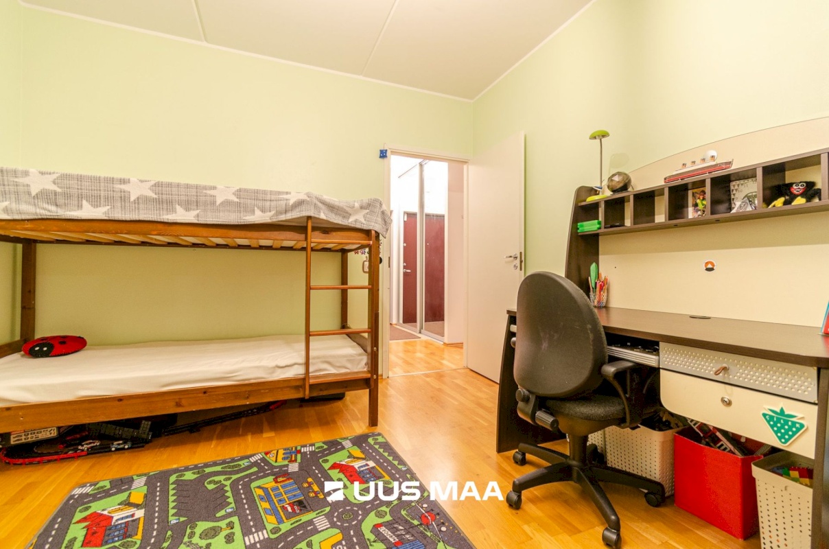 Rae vald, Peetri alevik, Raudkivi tee 8