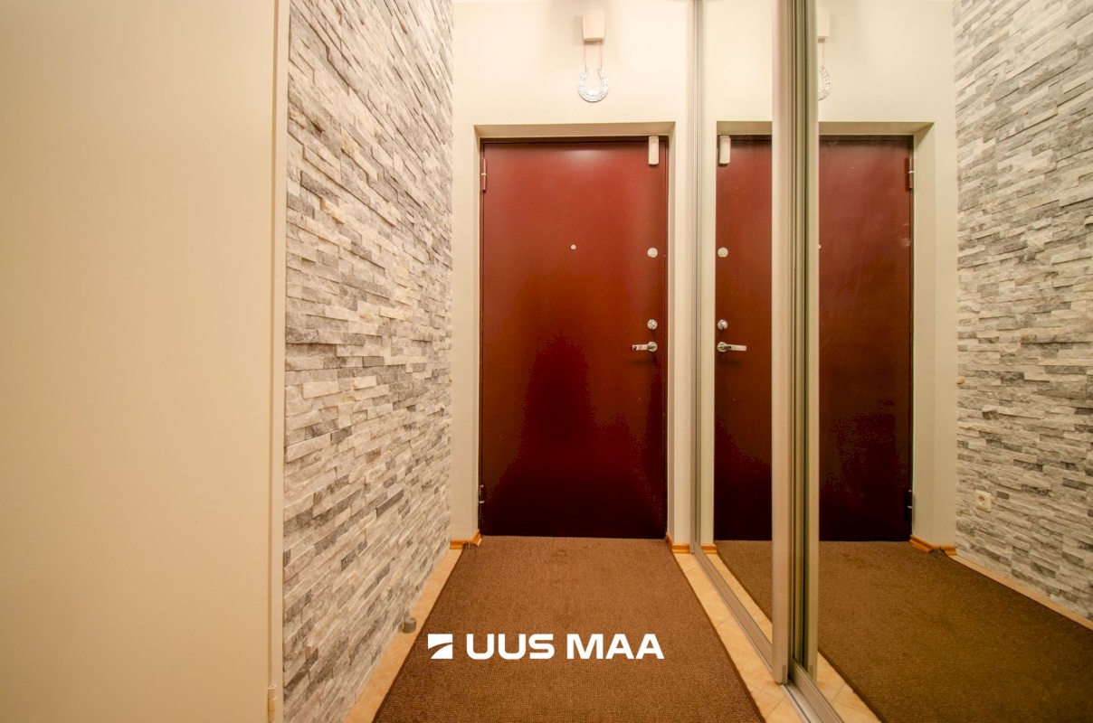 Rae vald, Peetri alevik, Raudkivi tee 8