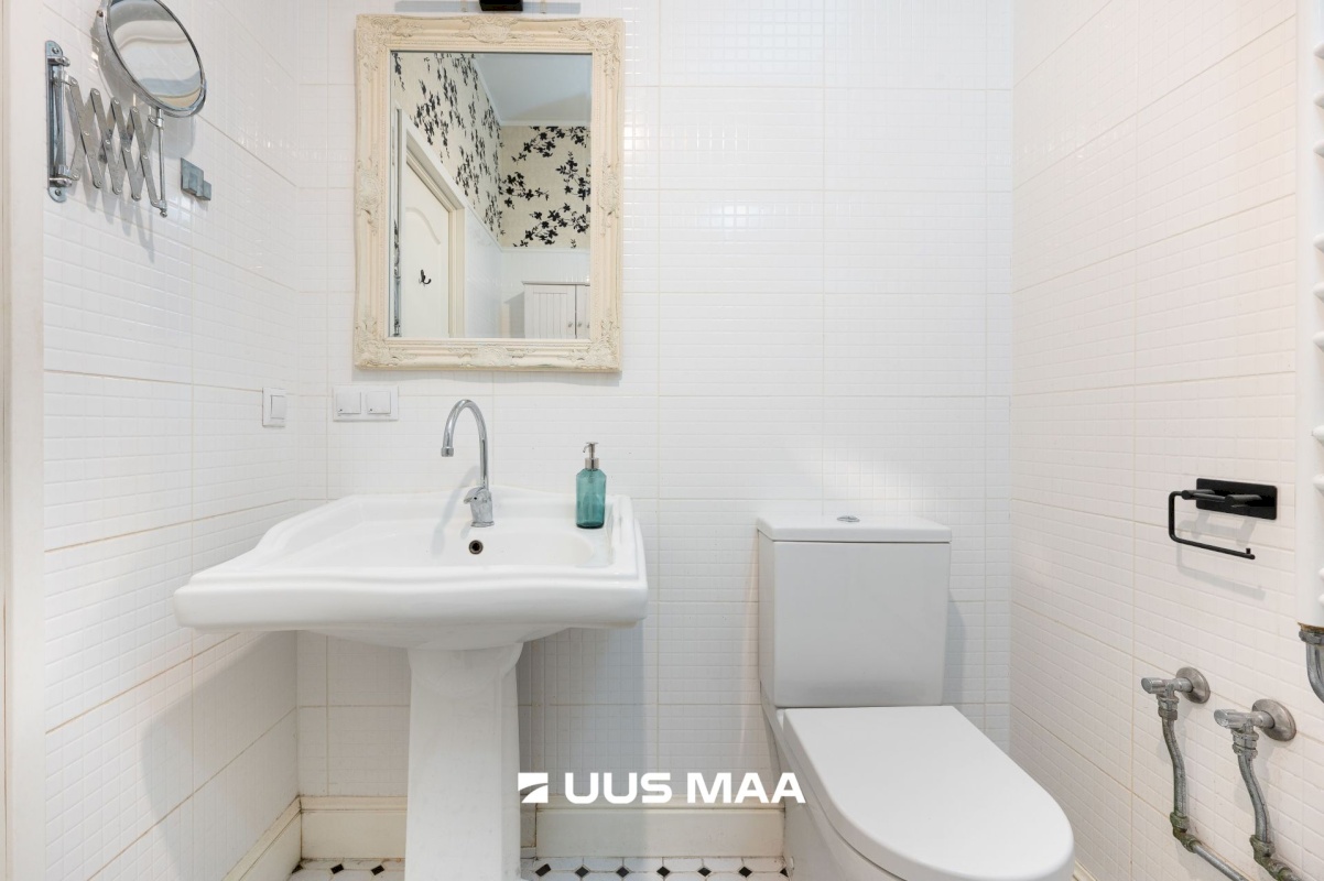 Tallinn, Kesklinna linnaosa, Raua, F. R. Kreutzwaldi tn 13