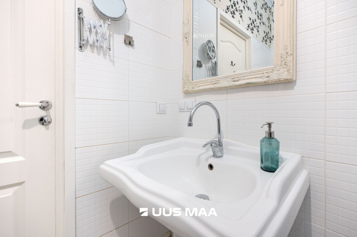 Tallinn, Kesklinna linnaosa, Raua, F. R. Kreutzwaldi tn 13