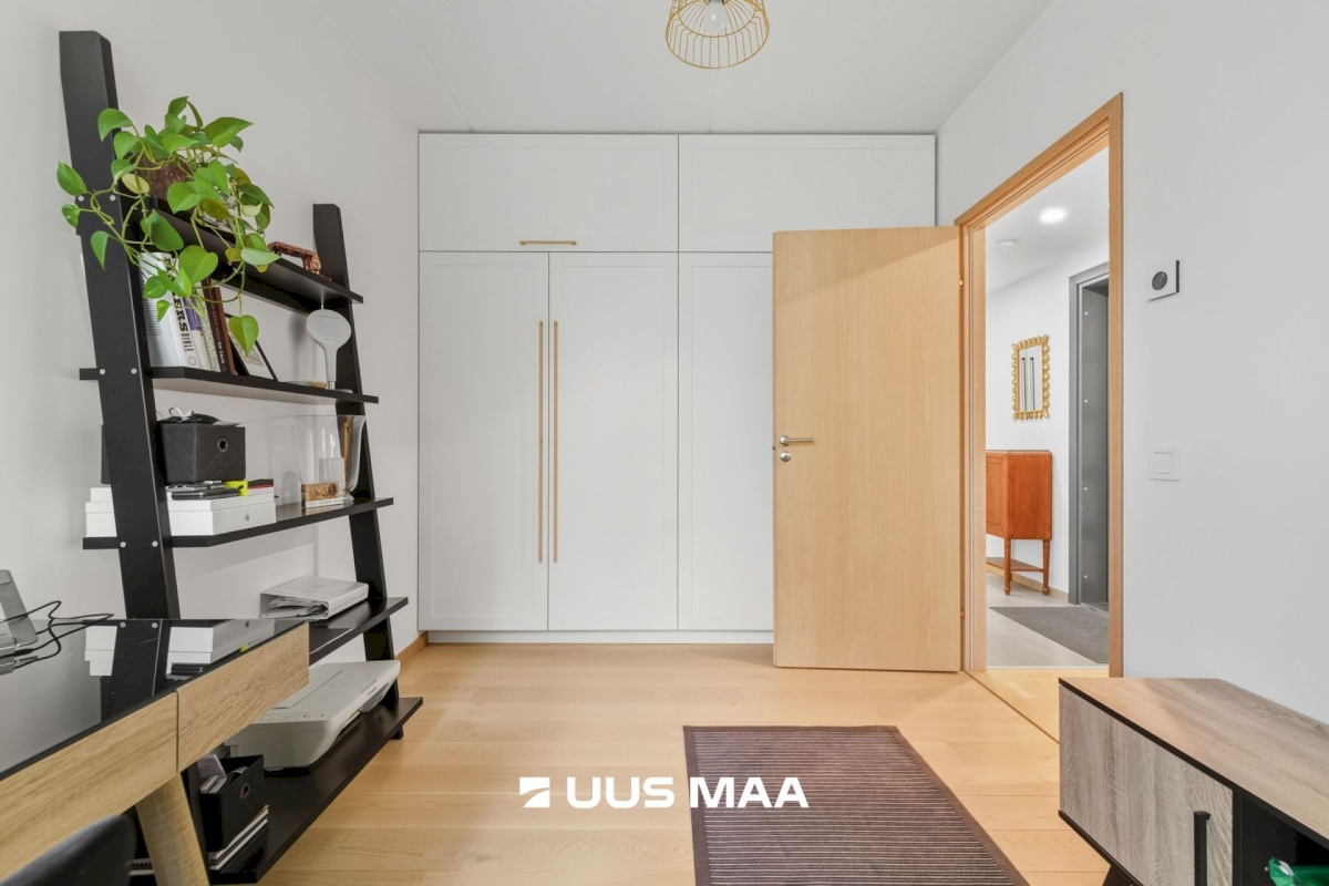 Tallinn, Kesklinna linnaosa, Torupilli, C. R. Jakobsoni 7/1