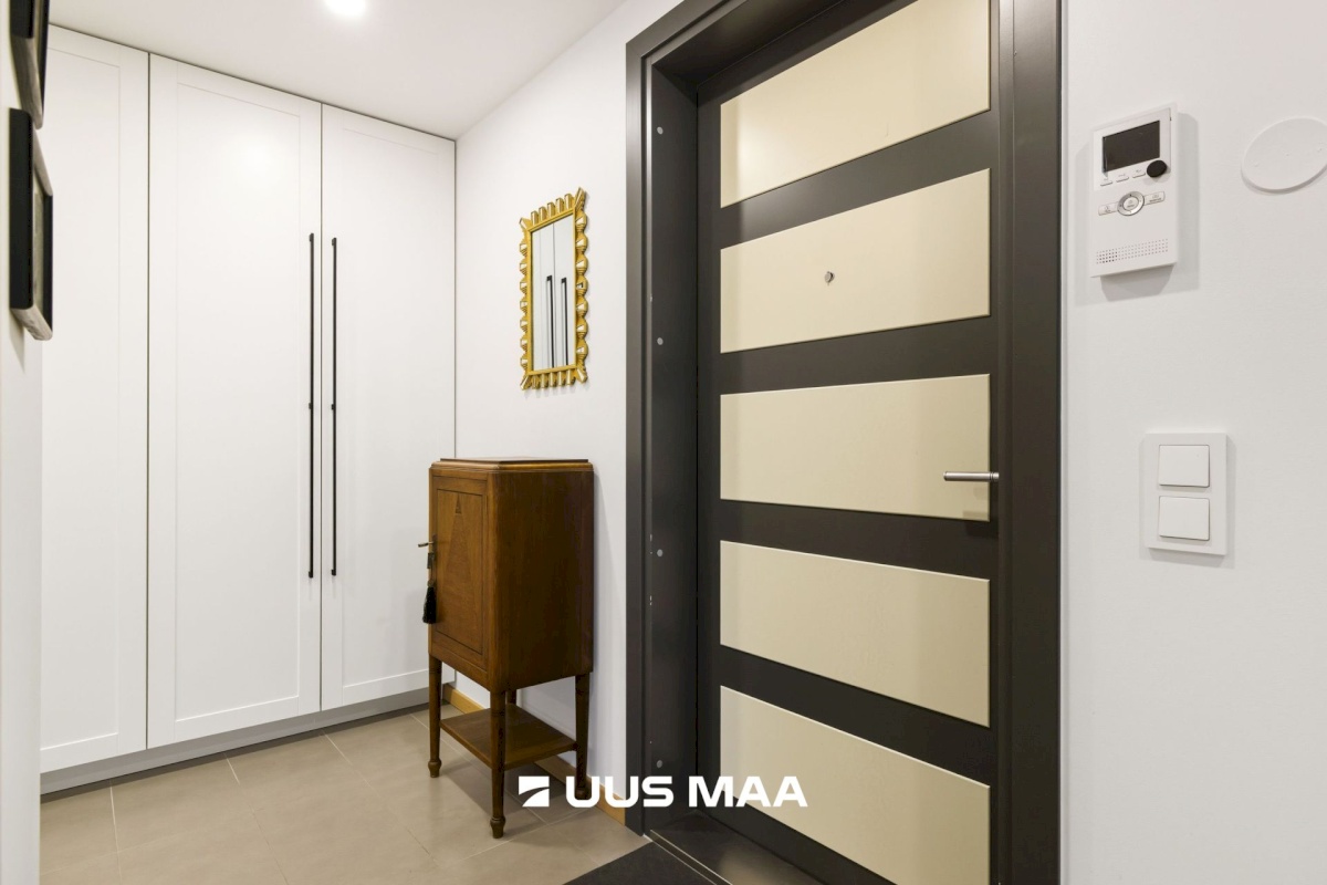 Tallinn, Kesklinna linnaosa, Torupilli, C. R. Jakobsoni 7/1