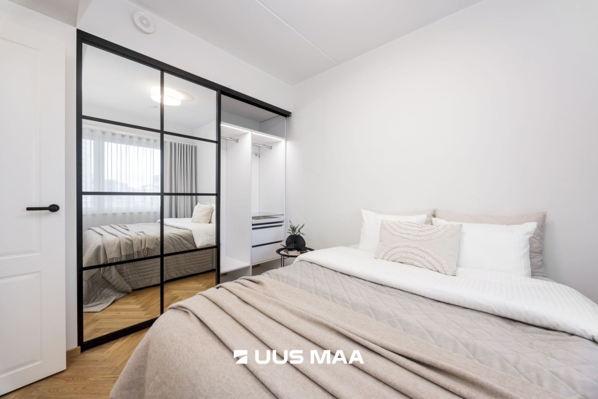 Tallinn, Kesklinna linnaosa, Uus Maailm, Toom-Kuninga 15