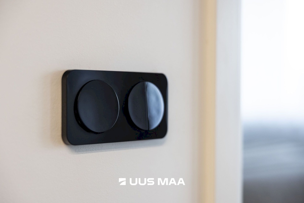 Tallinn, Kesklinna linnaosa, Uus Maailm, Toom-Kuninga 15