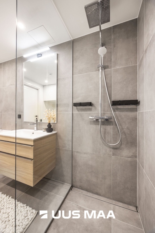 Tallinn, Kesklinna linnaosa, Uus Maailm, Toom-Kuninga 15