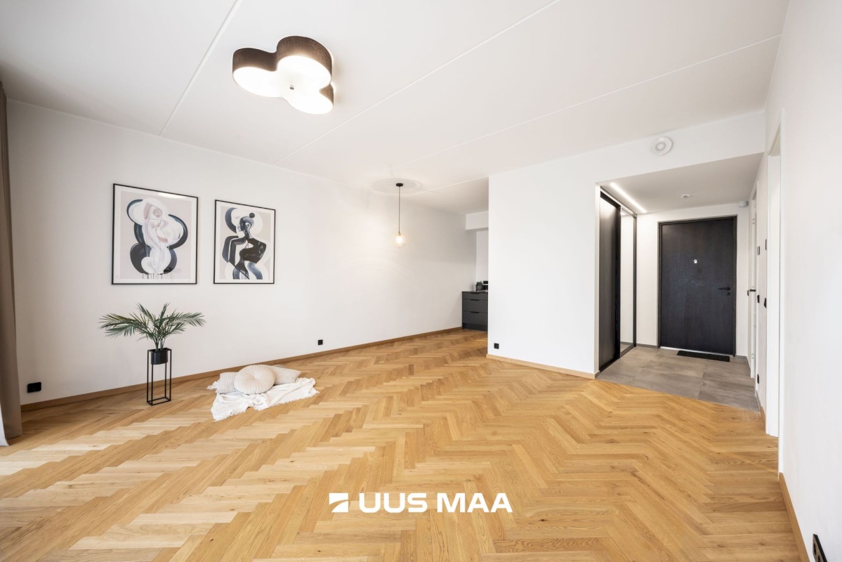 Tallinn, Kesklinna linnaosa, Uus Maailm, Toom-Kuninga 15