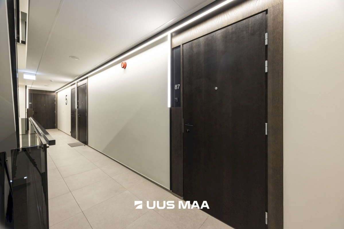 Tallinn, Kesklinna linnaosa, Uus Maailm, Toom-Kuninga 15