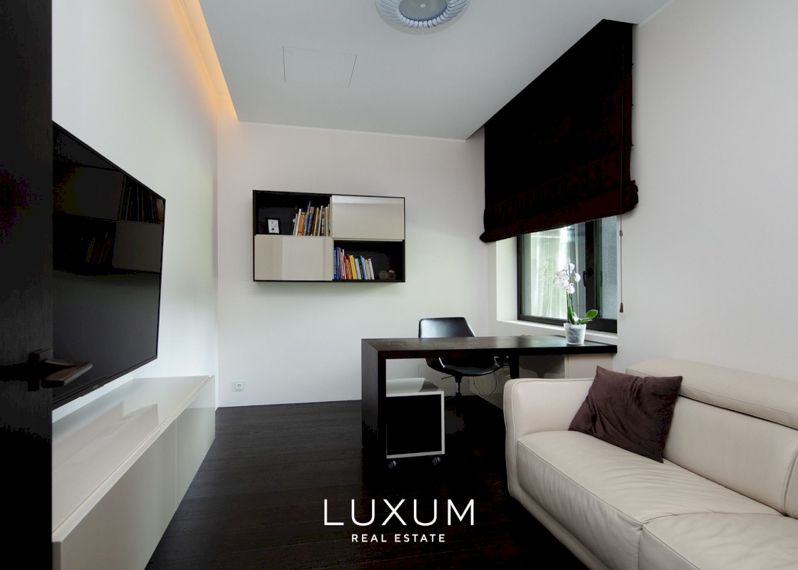 Tallinn, Pirita linnaosa, Palderjani tn 11