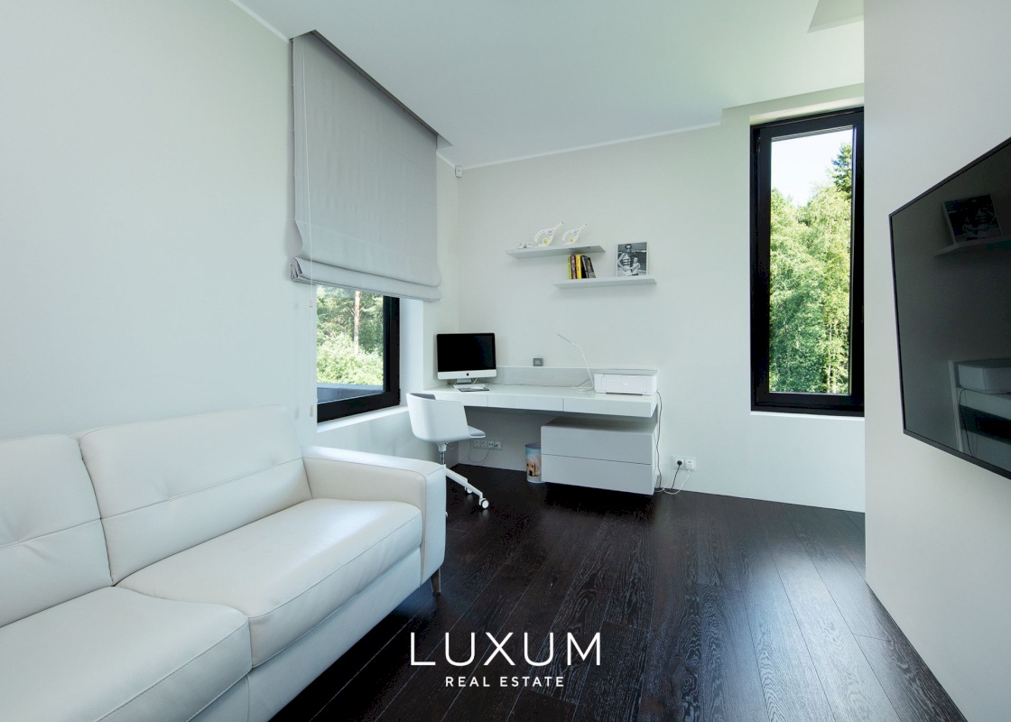 Tallinn, Pirita linnaosa, Palderjani tn 11