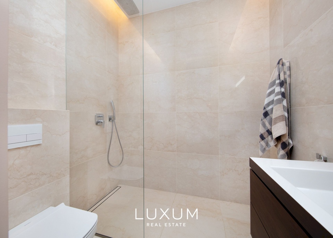 Tallinn, Pirita linnaosa, Palderjani tn 11