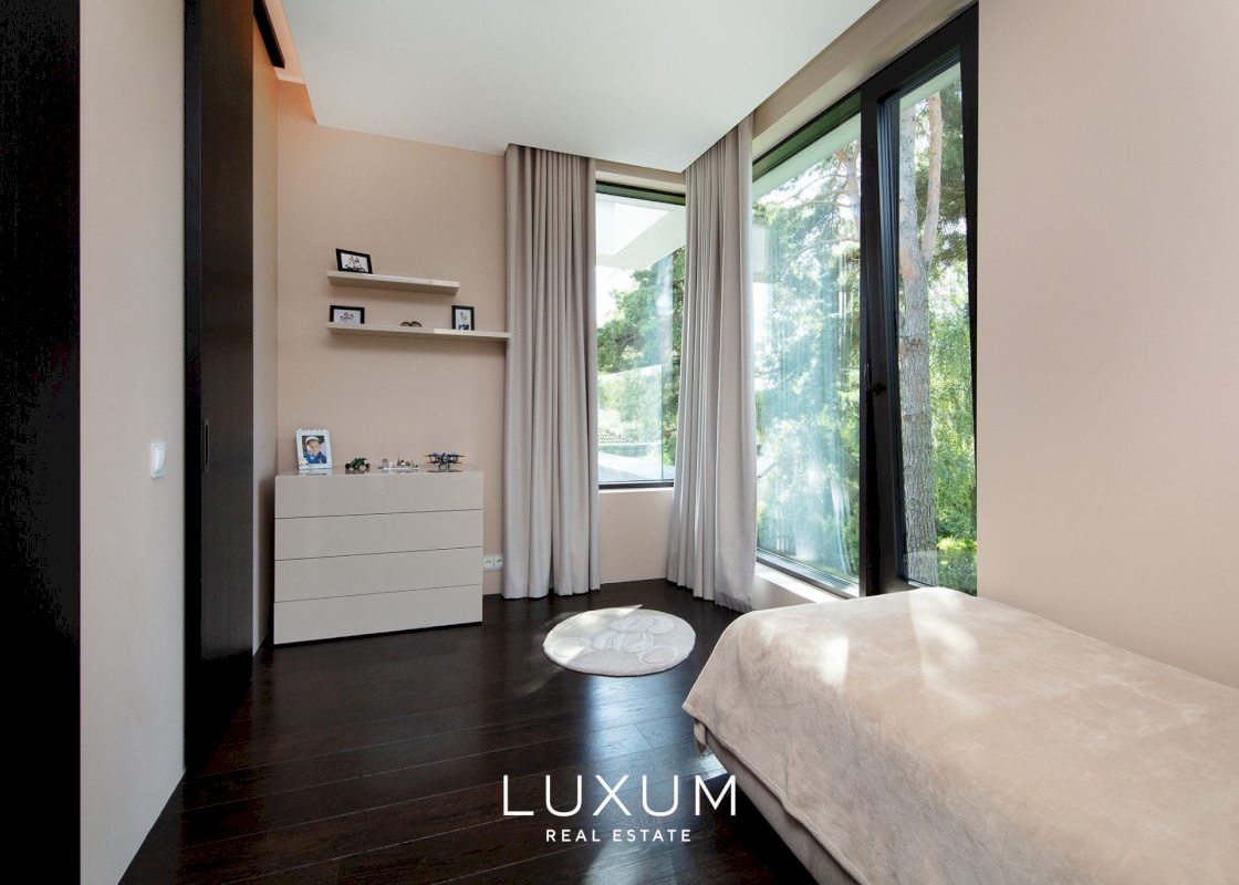 Tallinn, Pirita linnaosa, Palderjani tn 11