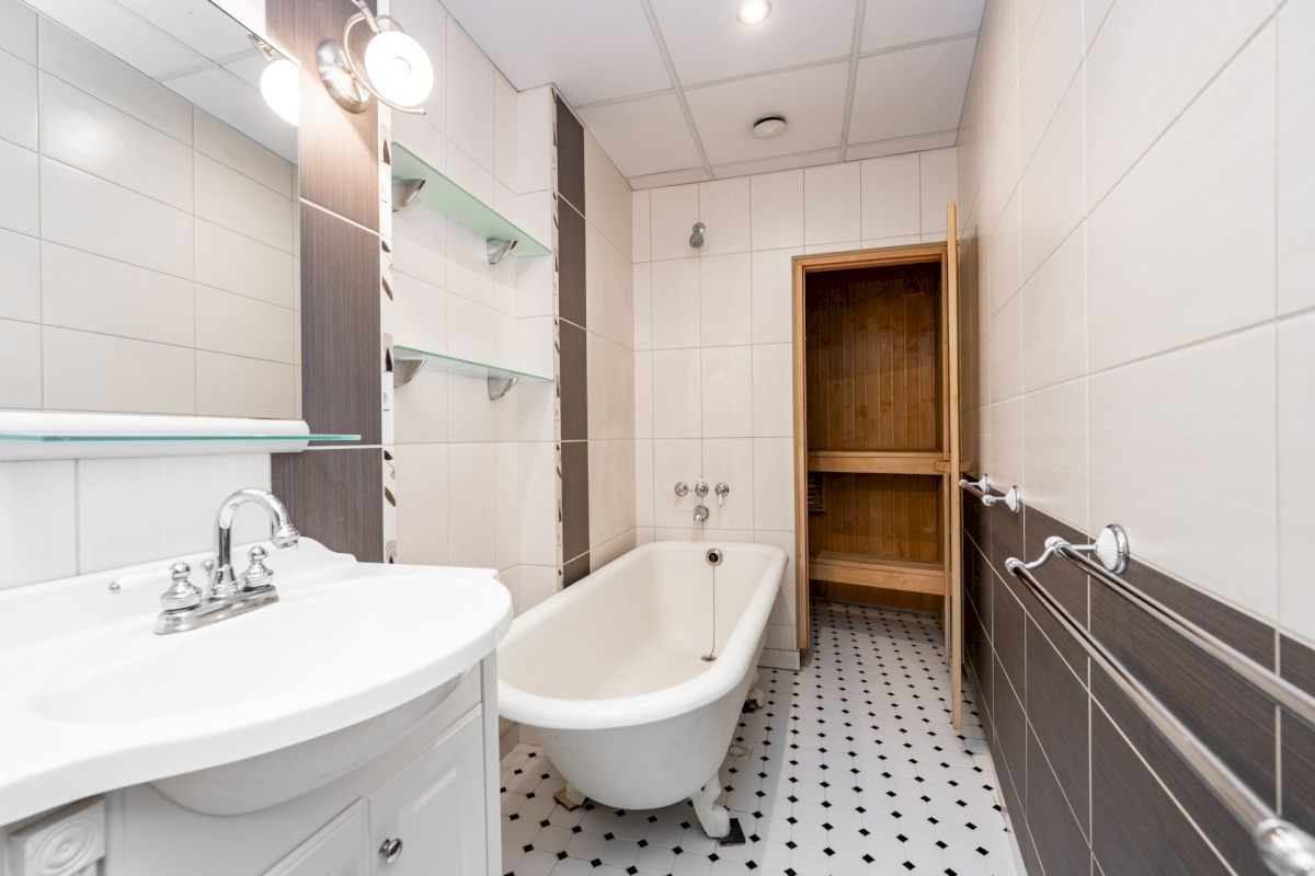 Tallinn, Kesklinna linnaosa, Kadriorg, Tina 23