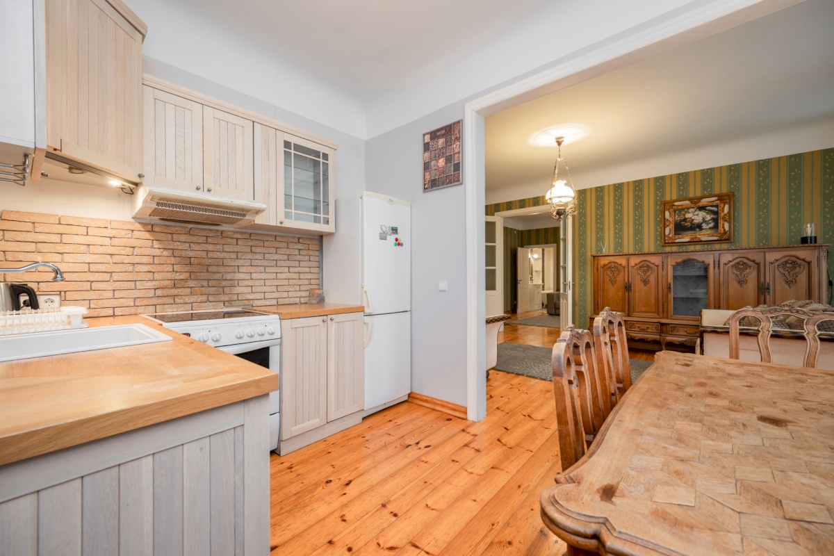 Tallinn, Kesklinna linnaosa, Kadriorg, Tina 23