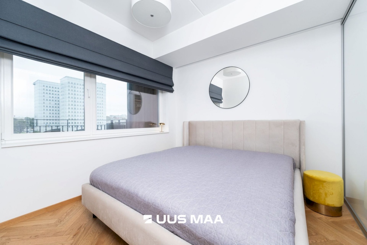 Tallinn, Kesklinna linnaosa, Uus Maailm, Toom-Kuninga 15