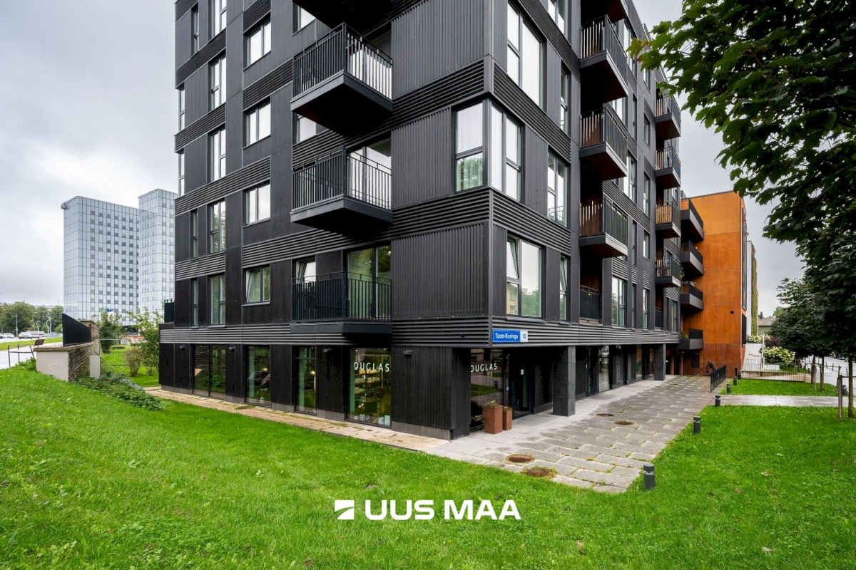 Tallinn, Kesklinna linnaosa, Uus Maailm, Toom-Kuninga 15