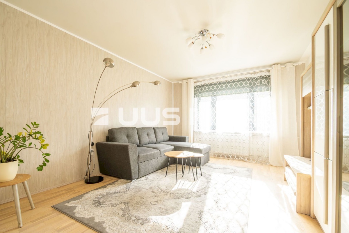 Saaremaa vald, Kuressaare linn, J.Smuuli 3