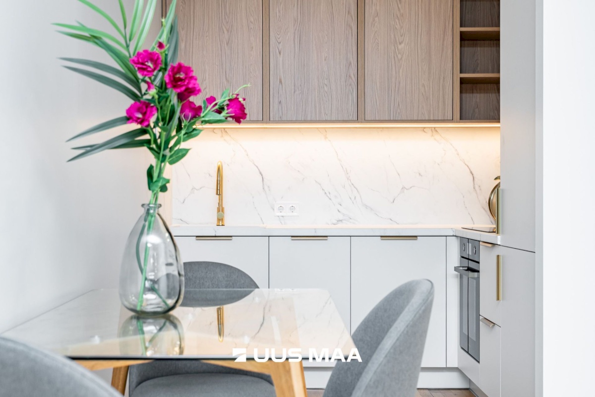 Tallinn, Kesklinna linnaosa, C. R. Jakobsoni 17