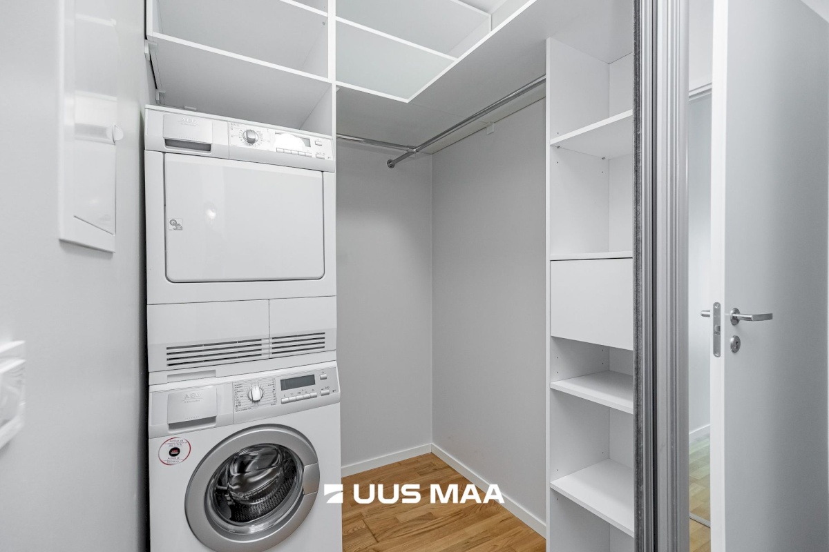 Tallinn, Kesklinna linnaosa, C. R. Jakobsoni 17