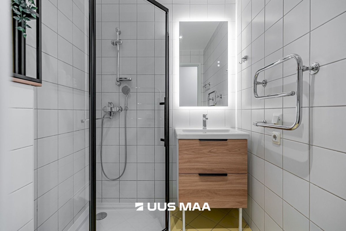 Tallinn, Kesklinna linnaosa, C. R. Jakobsoni 17