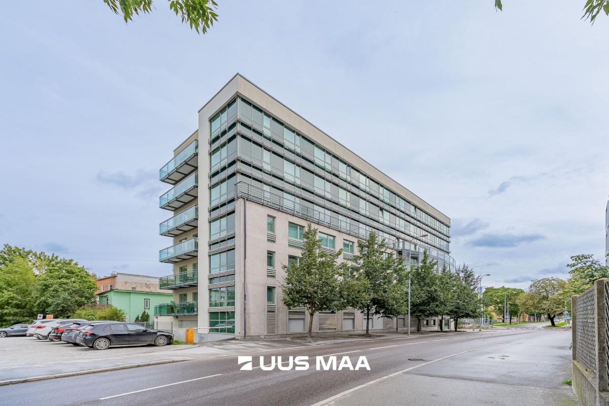 Tallinn, Kesklinna linnaosa, C. R. Jakobsoni 17