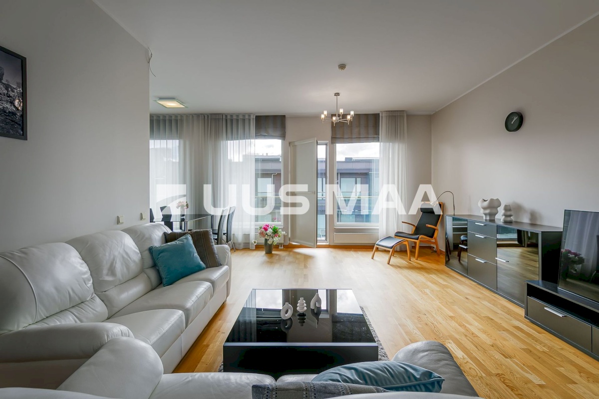 Tallinn, Kesklinna linnaosa, Hobujaama 10