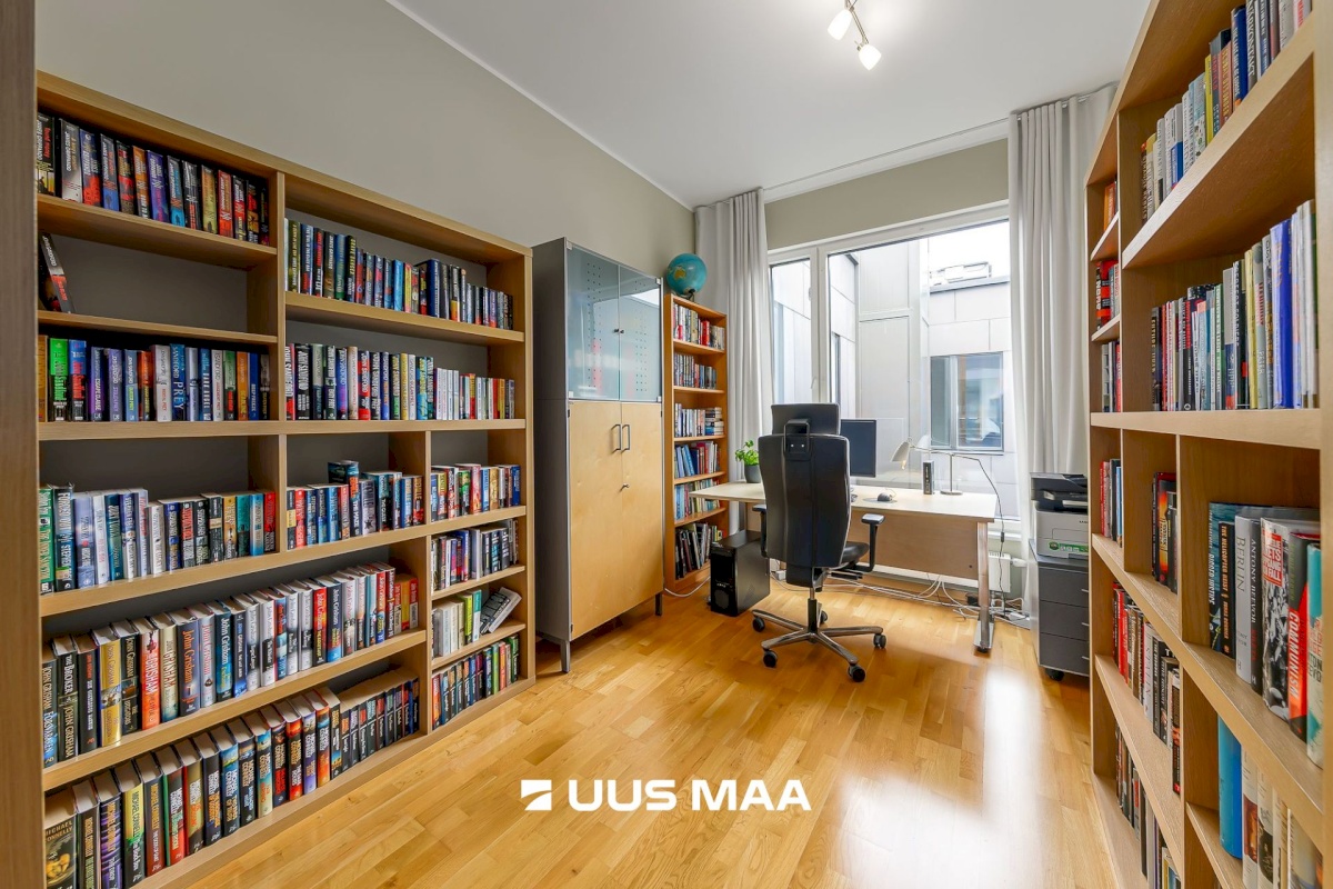 Tallinn, Kesklinna linnaosa, Hobujaama 10