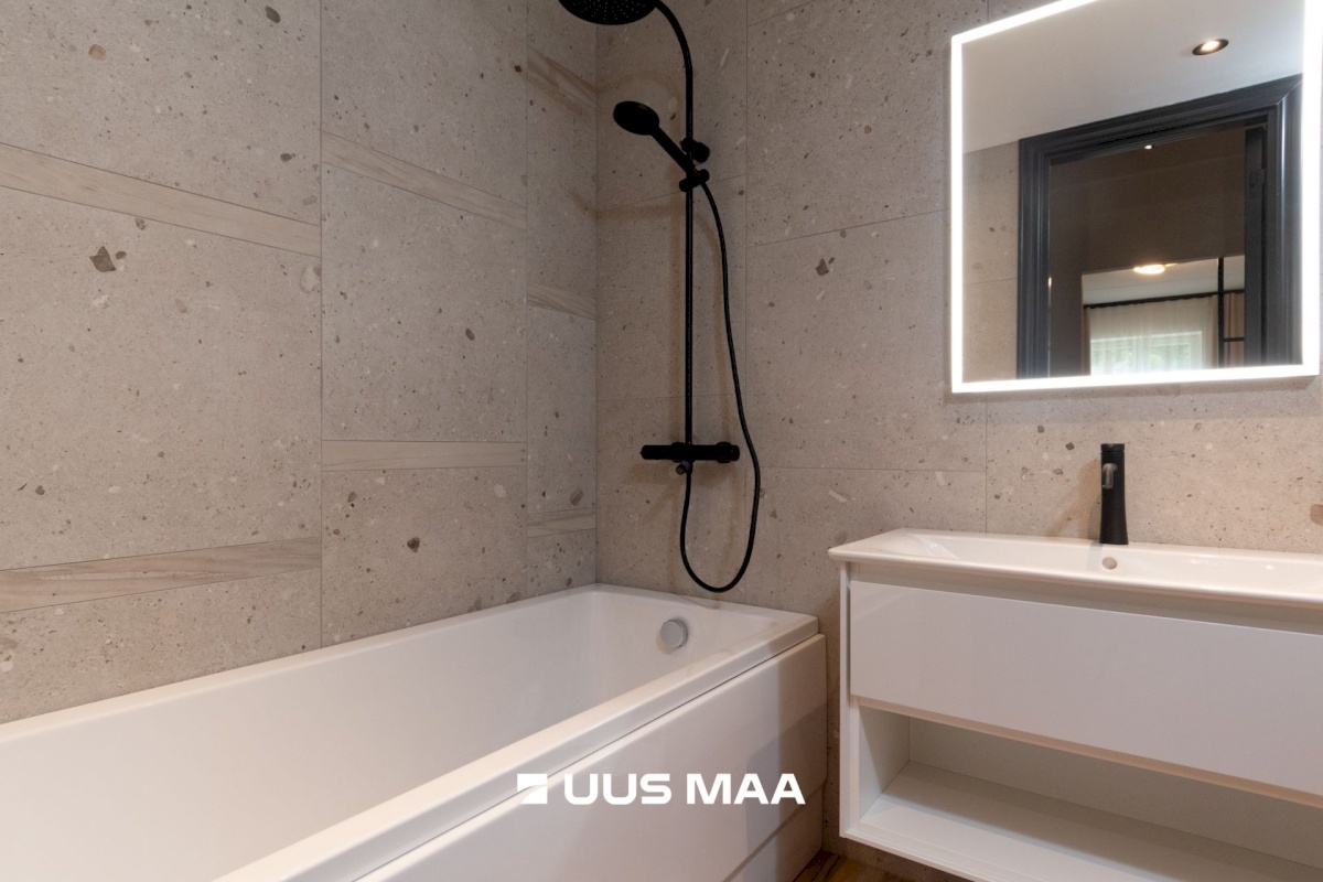 Tallinn, Nõmme linnaosa, Pärnu mnt 328