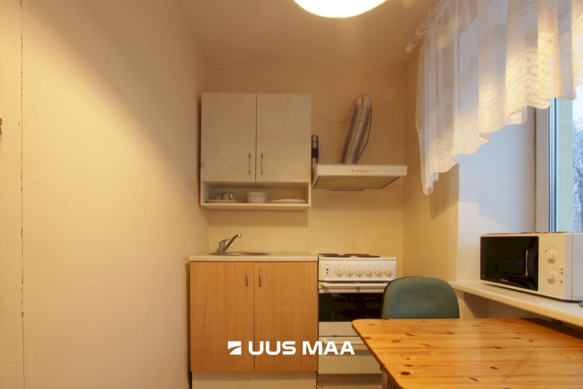 Tori vald, Sindi linn, Jaama tn 6