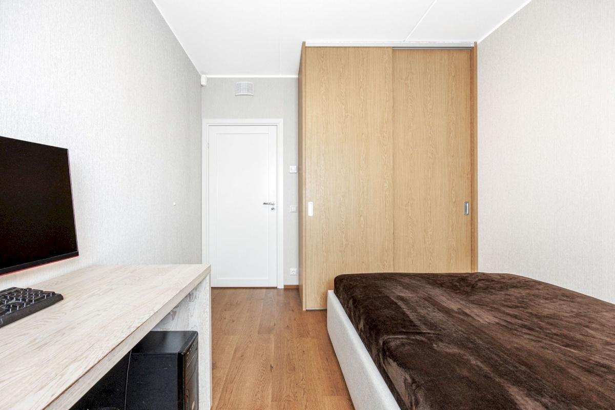 Rae vald, Peetri alevik, Järvepõllu tee 1