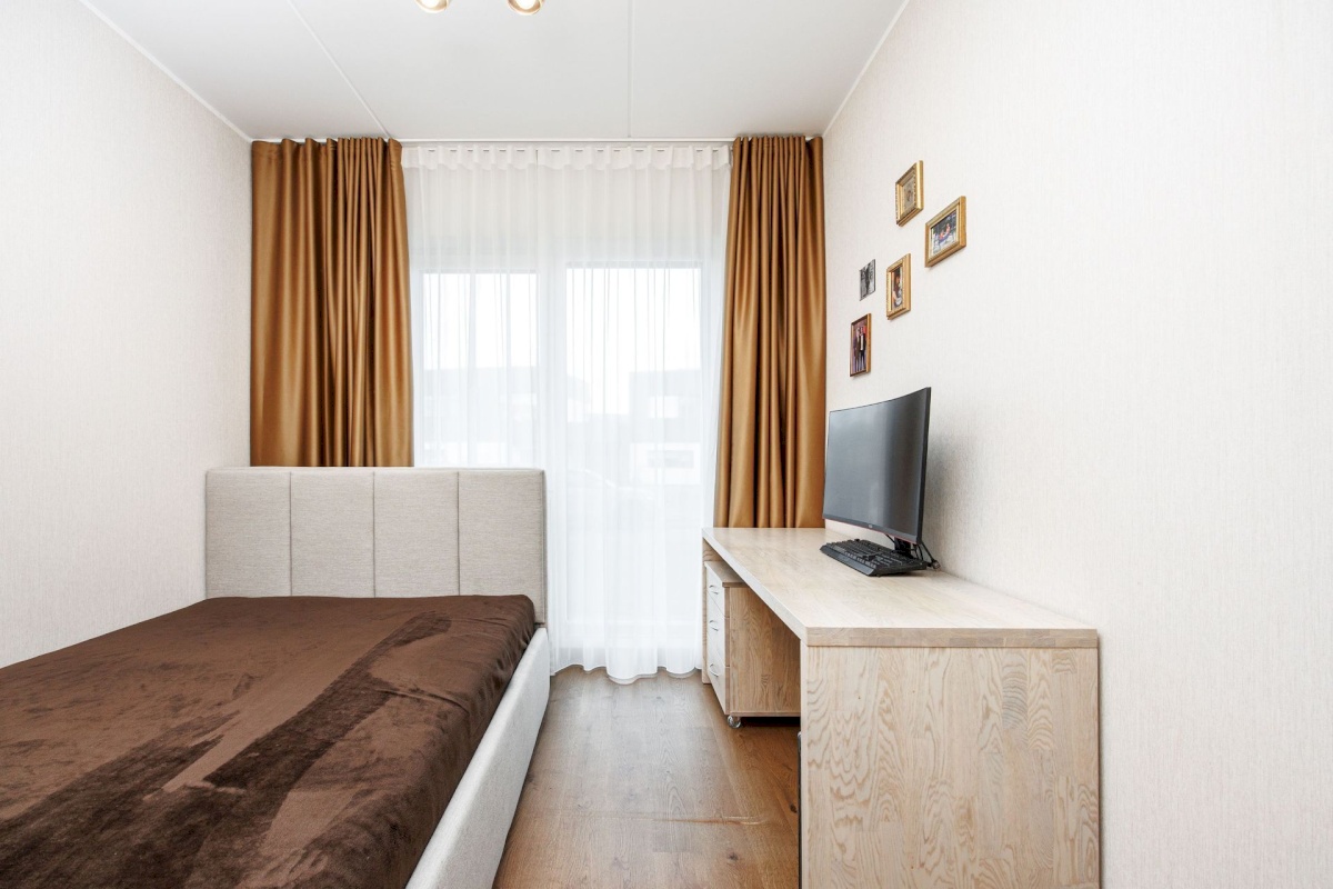 Rae vald, Peetri alevik, Järvepõllu tee 1