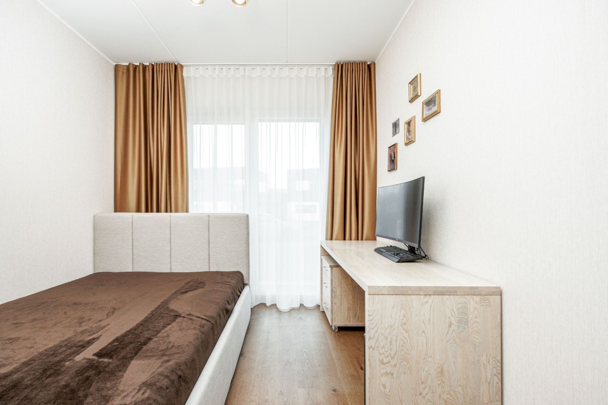 Rae vald, Peetri alevik, Järvepõllu tee 1