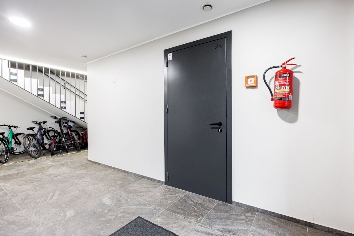 Rae vald, Peetri alevik, Järvepõllu tee 1