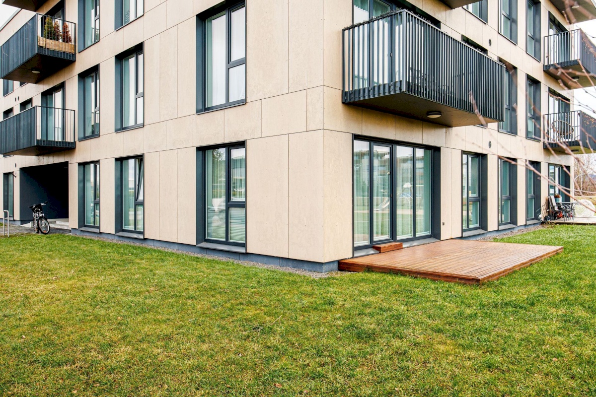 Rae vald, Peetri alevik, Järvepõllu tee 1