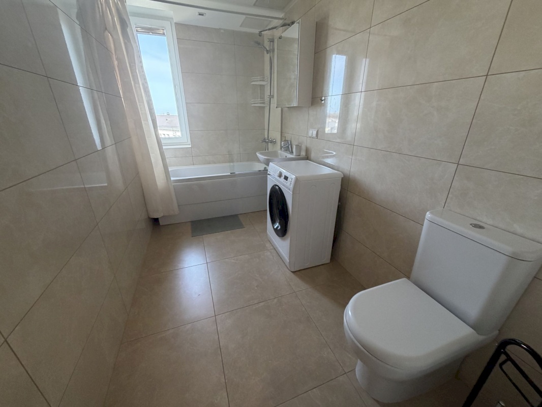 Tallinn, Põhja-Tallinna linnaosa, Madala 16