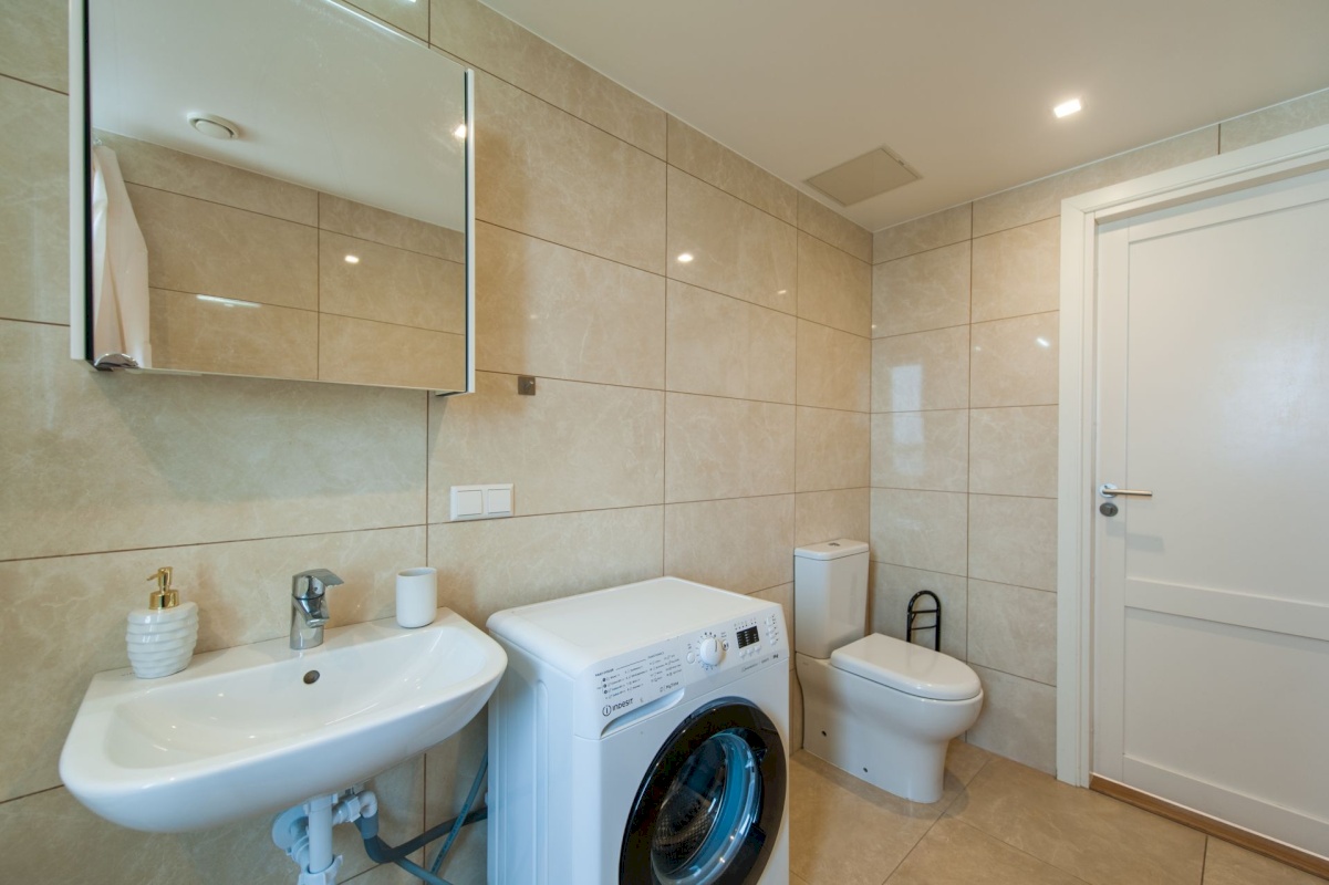 Tallinn, Põhja-Tallinna linnaosa, Madala 16