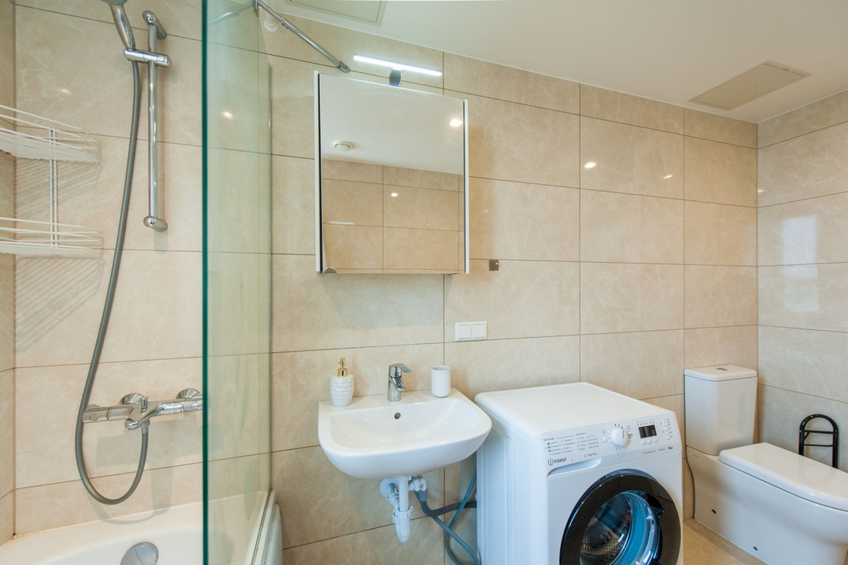 Tallinn, Põhja-Tallinna linnaosa, Madala 16