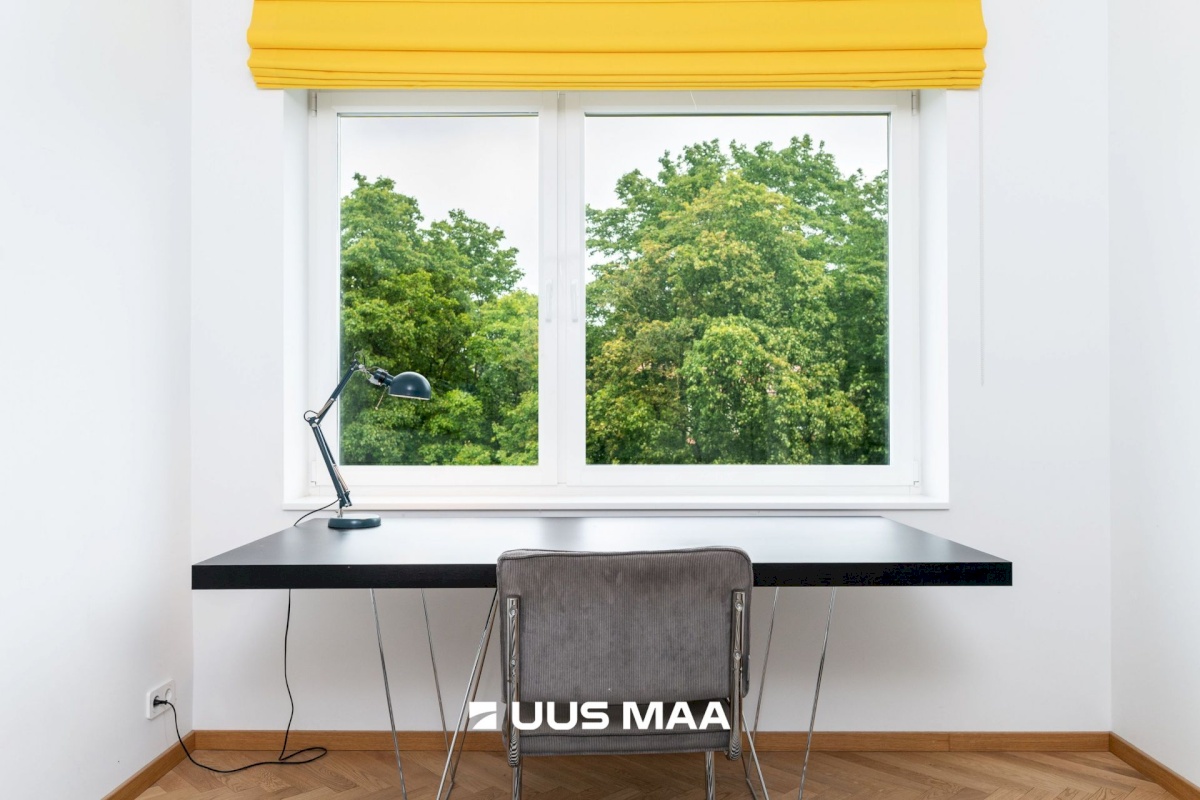 Tallinn, Kesklinna linnaosa, Uus Maailm, Toom-Kuninga 15