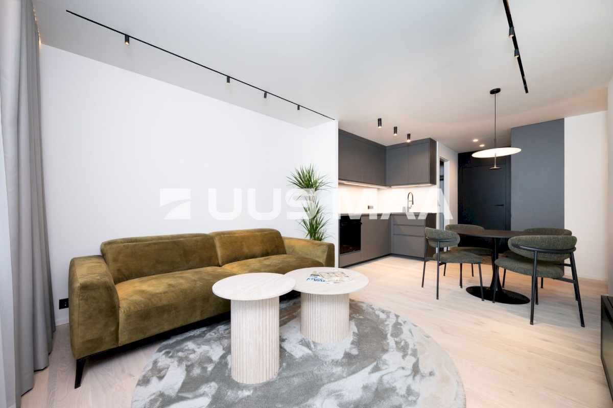 Tallinn, Kesklinna linnaosa, Kompassi, Pronksi 6