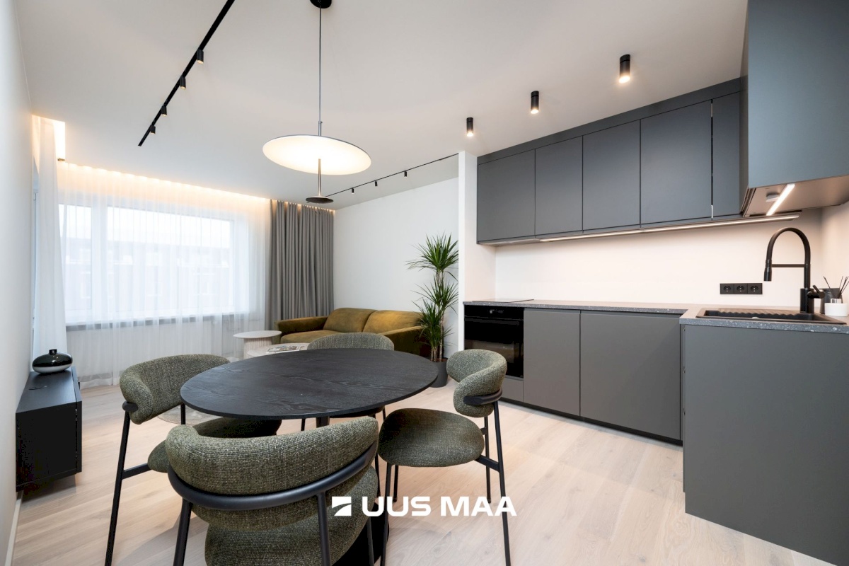 Tallinn, Kesklinna linnaosa, Kompassi, Pronksi 6