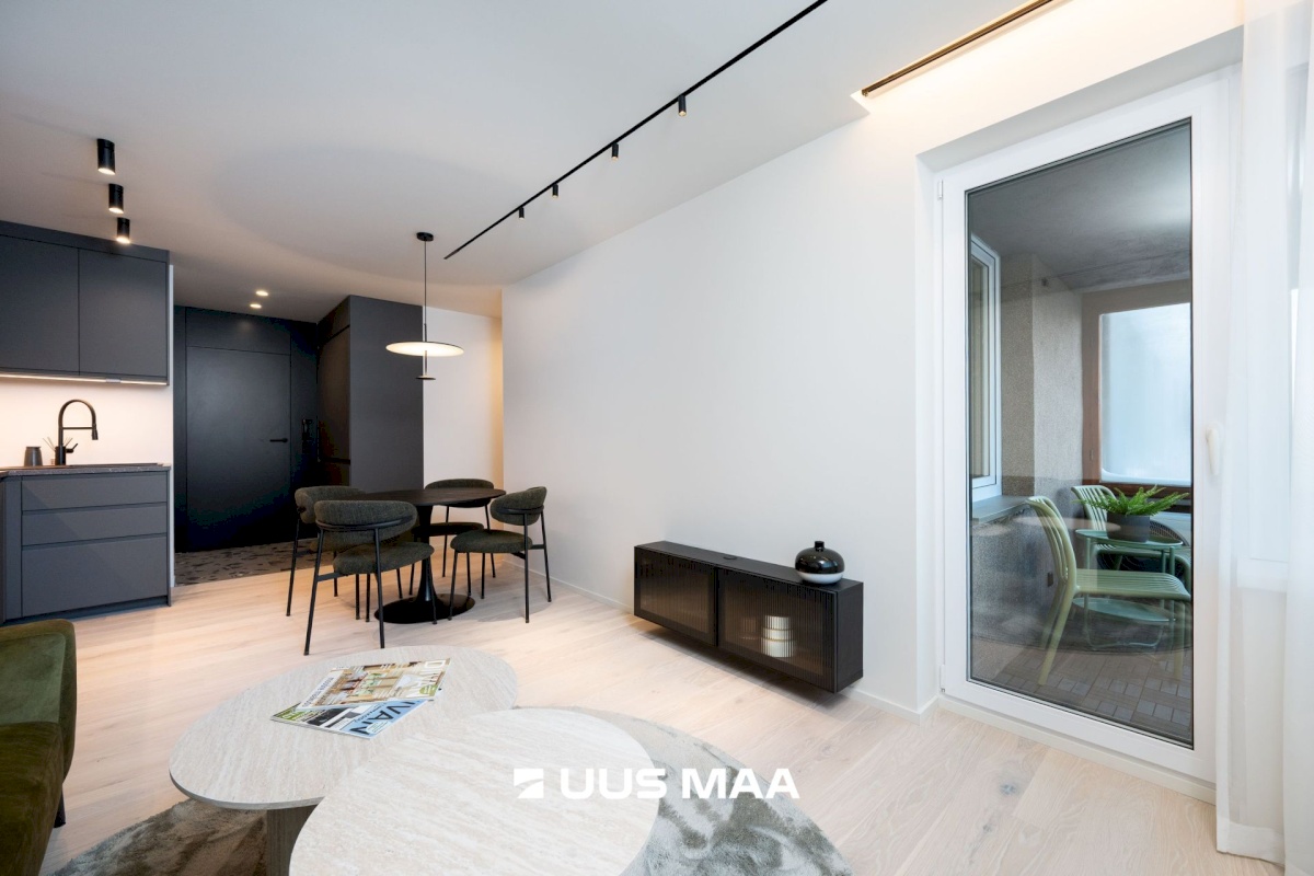 Tallinn, Kesklinna linnaosa, Kompassi, Pronksi 6