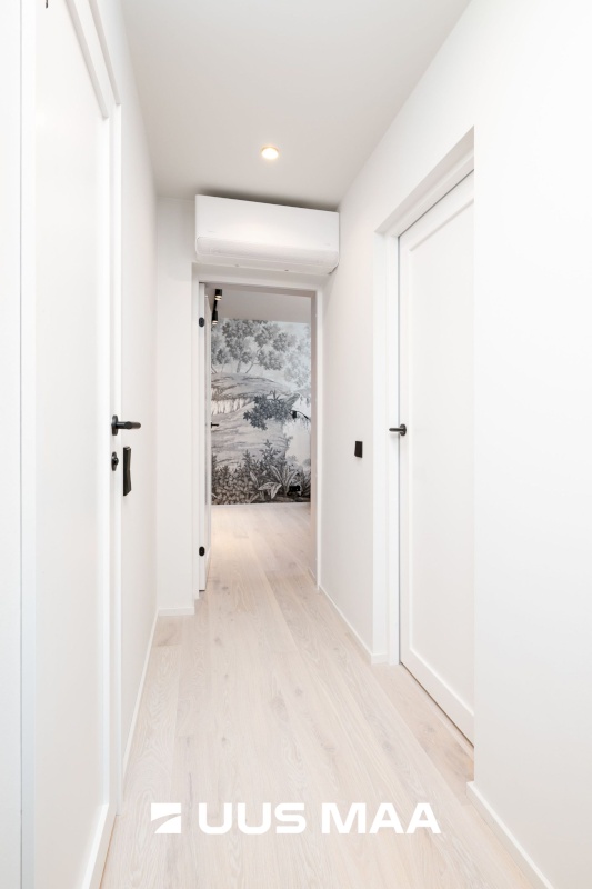 Tallinn, Kesklinna linnaosa, Kompassi, Pronksi 6