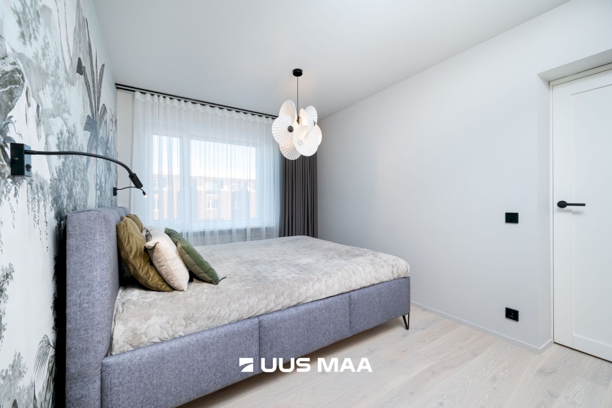 Tallinn, Kesklinna linnaosa, Kompassi, Pronksi 6