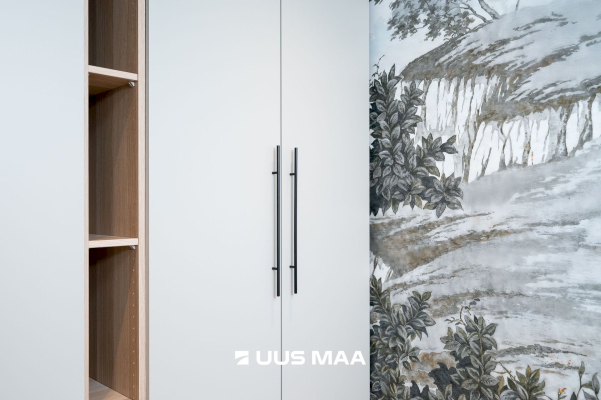 Tallinn, Kesklinna linnaosa, Kompassi, Pronksi 6