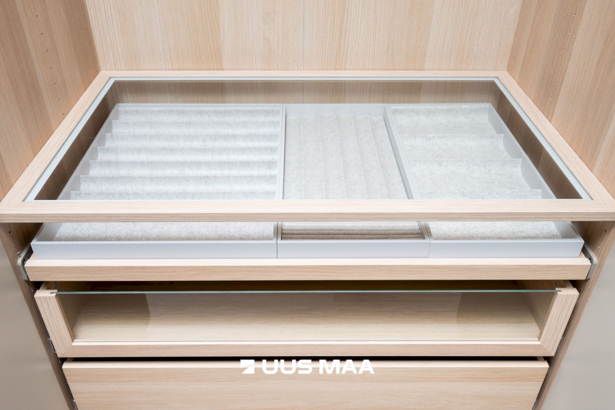 Tallinn, Kesklinna linnaosa, Kompassi, Pronksi 6