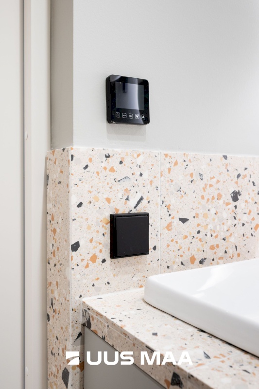 Tallinn, Kesklinna linnaosa, Kompassi, Pronksi 6