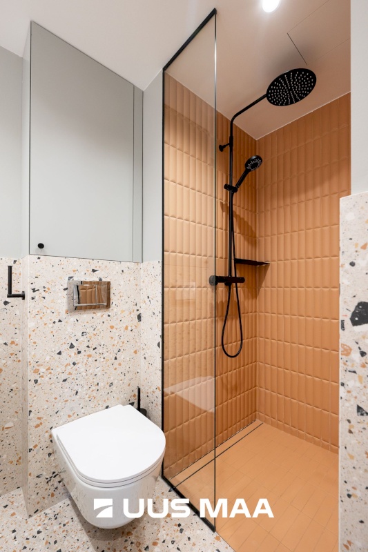 Tallinn, Kesklinna linnaosa, Kompassi, Pronksi 6