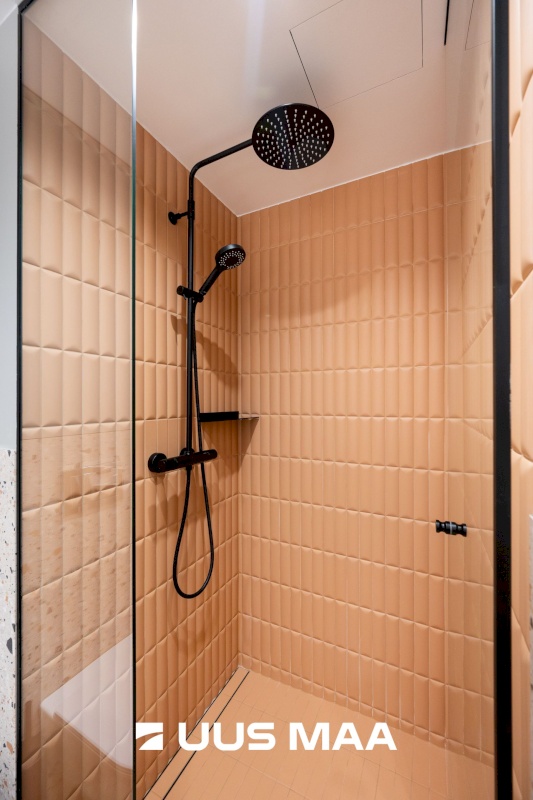 Tallinn, Kesklinna linnaosa, Kompassi, Pronksi 6