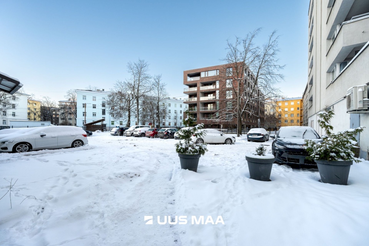 Tallinn, Kesklinna linnaosa, Kompassi, Pronksi 6